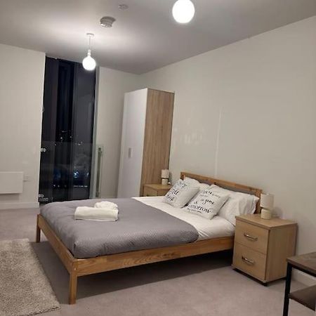 Stylish 2 Bedroom Apartment Манчестер Экстерьер фото