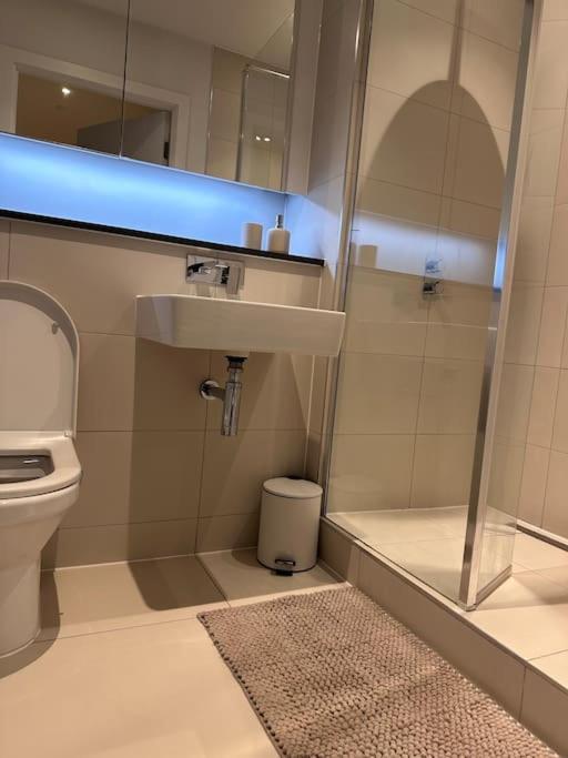 Stylish 2 Bedroom Apartment Манчестер Экстерьер фото
