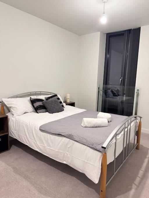 Stylish 2 Bedroom Apartment Манчестер Экстерьер фото
